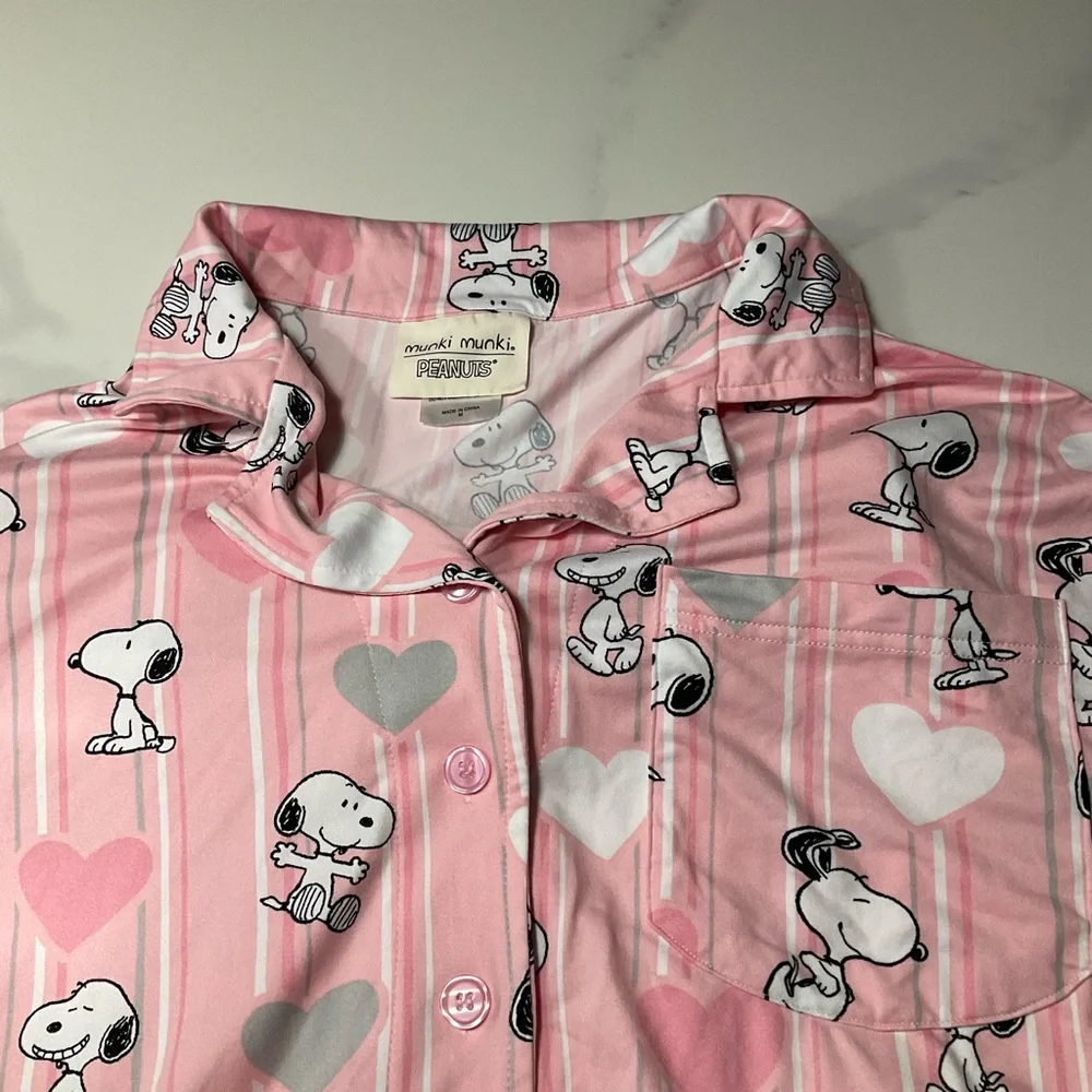 NWOT Soft Pink Snoopy Ladies  Pajamas. Size M